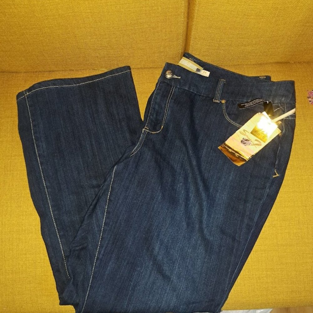 Seven7 Thalia Luxe Bootcut blue jeans Size 24